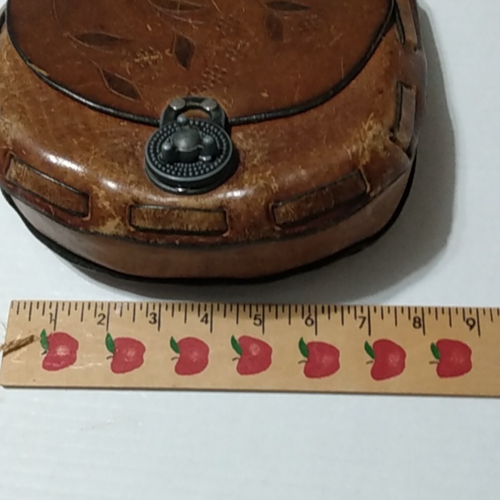 Vtg Hand Tooled Distressed Embossed Leather Purse - Picture 12 of 12